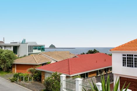 Photo of property in 2 Cutfield Road, New Plymouth, 4310