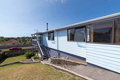 Photo of property in 1/28 Elizabeth Drive, West Harbour, Auckland, 0618