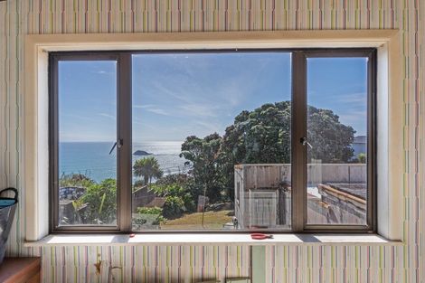 Photo of property in 7 Ngatira Road, Muriwai, Waimauku, 0881