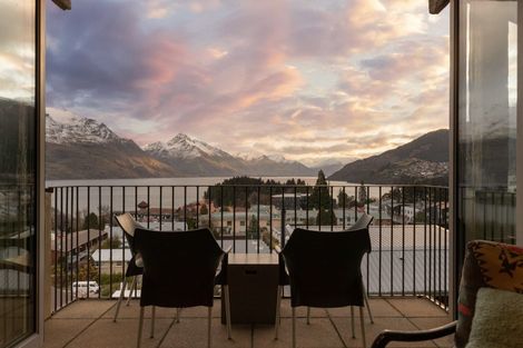 Photo of property in The Woods, 5/12 Dublin Street, Queenstown, 9300