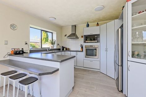 Photo of property in 21 Hyatt Grove, Greenmeadows, Napier, 4112