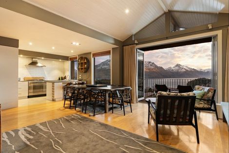 Photo of property in The Woods, 5/12 Dublin Street, Queenstown, 9300