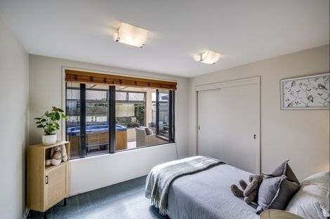 Photo of property in 1 Palmbrook Avenue, Havelock North, 4130