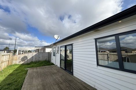 Photo of property in 38 Koroheke Road, Takanini, 2110