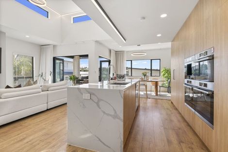 Photo of property in 46a Beulah Avenue, Rothesay Bay, Auckland, 0630