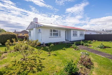Photo of property in 15 Bledisloe Street, Levin, 5510