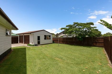 Photo of property in 15 Kentucky Crescent, Nawton, Hamilton, 3200