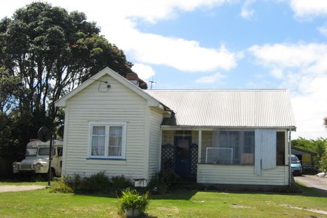 Photo of property in 13 Peel Street, Westport, 7825