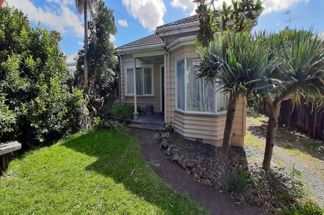 Photo of property in 8 School Road, Morningside, Auckland, 1021