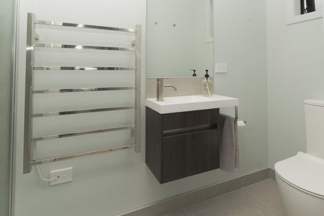 Photo of property in 4e Nerita Place, Long Bay, Auckland, 0630