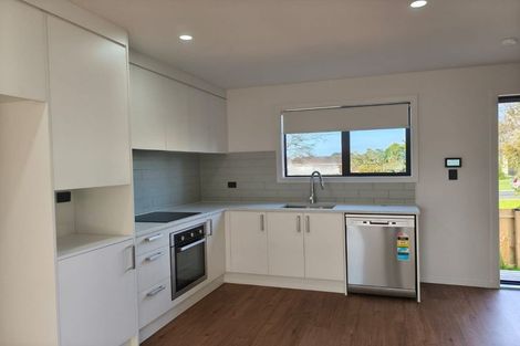 Photo of property in 2/364 Main Road, Huapai, Kumeu, 0810