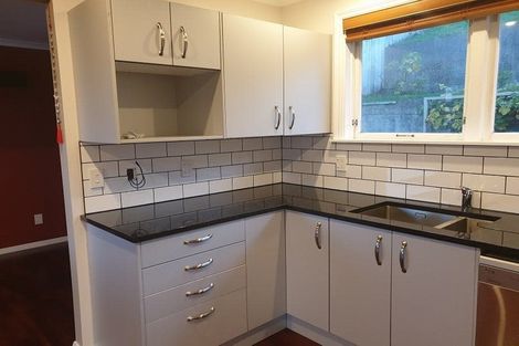 Photo of property in 111 Ruskin Road, Newlands, Wellington, 6037