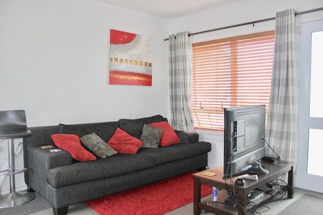 Photo of property in 5c Rosebank Road, Avondale, Auckland, 1026