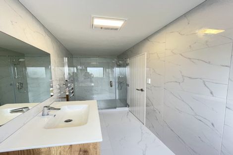 Photo of property in 14d Clairville Crescent, Wai O Taiki Bay, Auckland, 1072