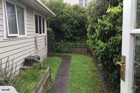 Photo of property in 202 Townsend Road, Miramar, Wellington, 6022