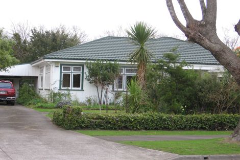 Photo of property in 12 Manapouri Crescent, Hokowhitu, Palmerston North, 4410