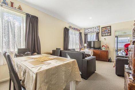 Photo of property in 2a Vine Street, Mangere East, Auckland, 2024