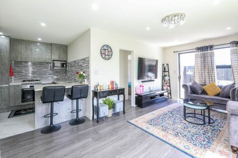 Photo of property in 16 Rosarina Lane, Takanini, 2112