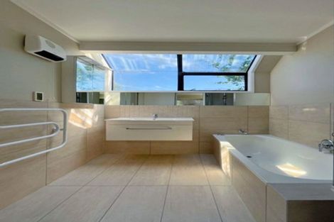 Photo of property in 17a Karetu Road, Greenlane, Auckland, 1051