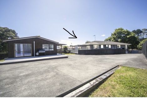 Photo of property in 31 Staincross Street, Green Bay, Auckland, 0604