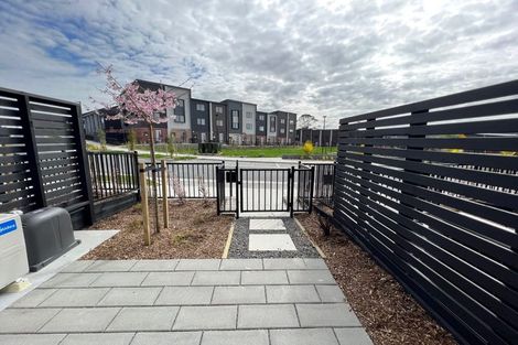 Photo of property in 33 Jabuka Street, Glen Eden, Auckland, 0602