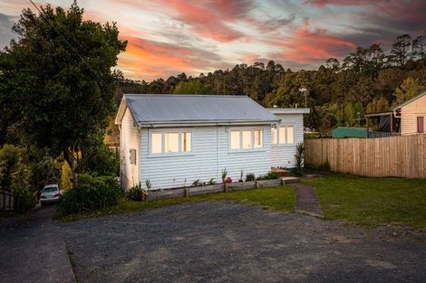 Photo of property in 1/637 Swanson Road, Swanson, Auckland, 0612