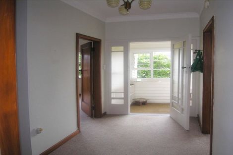 Photo of property in 11 Lucknow Terrace, Khandallah, Wellington, 6035