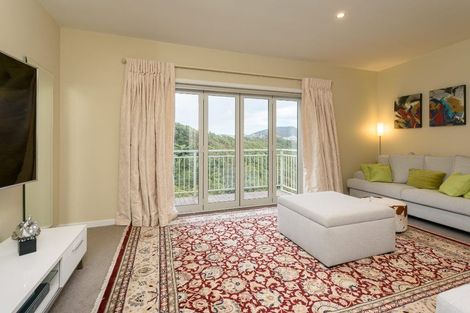 Photo of property in 8 Mewburn Rise, Karori, Wellington, 6012