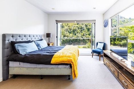 Photo of property in 2/17 Blackbridge Road, Wadestown, Wellington, 6012