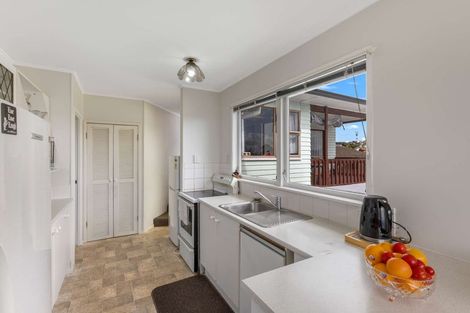 Photo of property in 32 Kirby Street, Glendene, Auckland, 0602