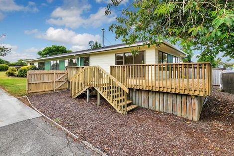 Photo of property in 12 Cemetery Road, Waiuku, 2123