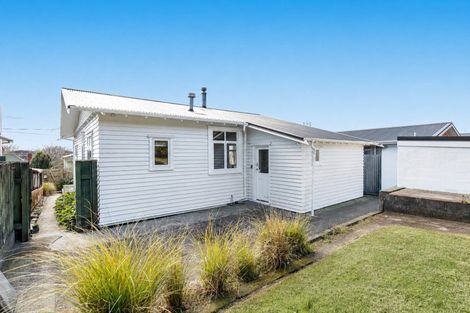 Photo of property in 100 Lemon Street, New Plymouth, 4312