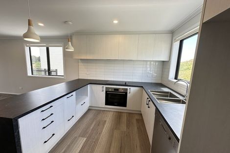 Photo of property in 30 Bee Lane, Whitby, Porirua, 5024