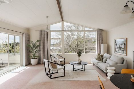 Photo of property in 37 Seaway Terrace, Otumoetai, Tauranga, 3110