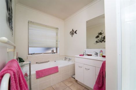 Photo of property in 2 Joan Allen Lane, Masterton, 5810