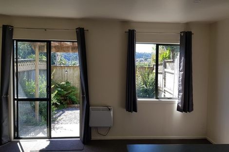 Photo of property in 2/3 Orwell Road, Greenhithe, Auckland, 0632