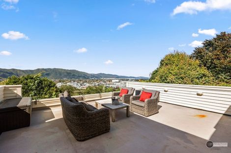 Photo of property in 19 Onehuka Road, Tirohanga, Lower Hutt, 5010