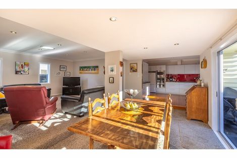 Photo of property in 38 Colombo Street, Cashmere, Christchurch, 8022