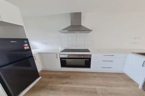 Photo of property in 2/6 South Pacific Place, Henderson, Auckland, 0612