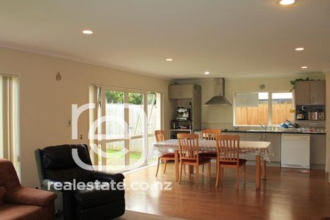 Photo of property in 28 Maypark Crescent, Flat Bush, Auckland, 2016