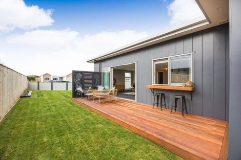 Photo of property in 14 Kanzan Grove, Maewa, Feilding, 4702