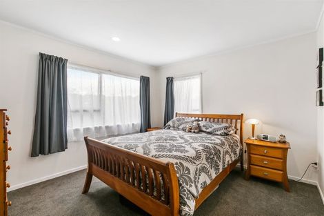 Photo of property in 4 Midgley Road, West Harbour, Auckland, 0618