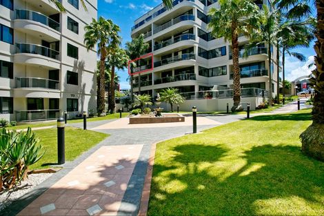 Photo of property in 2d/171 Hurstmere Road, Takapuna, Auckland, 0622