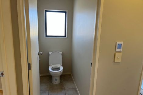 Photo of property in 23 Spalding Rise, Golflands, Auckland, 2013