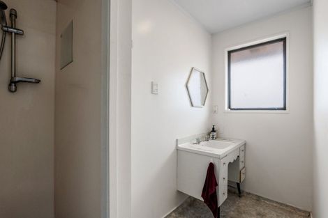 Photo of property in 21 Walcot Street, Bromley, Christchurch, 8062