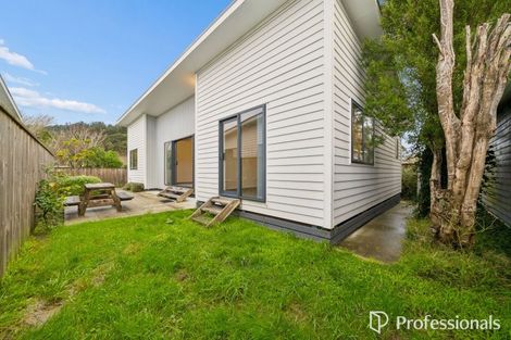 Photo of property in 15a Burden Avenue, Wainuiomata, Lower Hutt, 5014