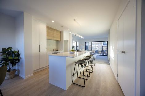 Photo of property in 2 Tarapuka Road, Kenepuru, 5022