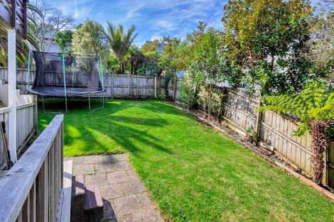 Photo of property in 1/2a Carlisle Road, Browns Bay, Auckland, 0630