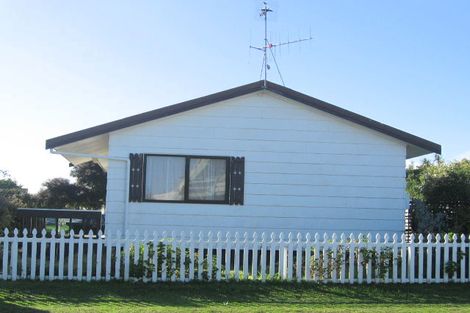 Photo of property in 61b Mazengarb Road, Paraparaumu Beach, Paraparaumu, 5032