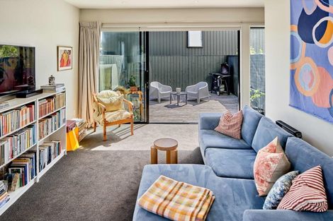 Photo of property in 9/6 Oswald Crescent, Paparangi, Wellington, 6037